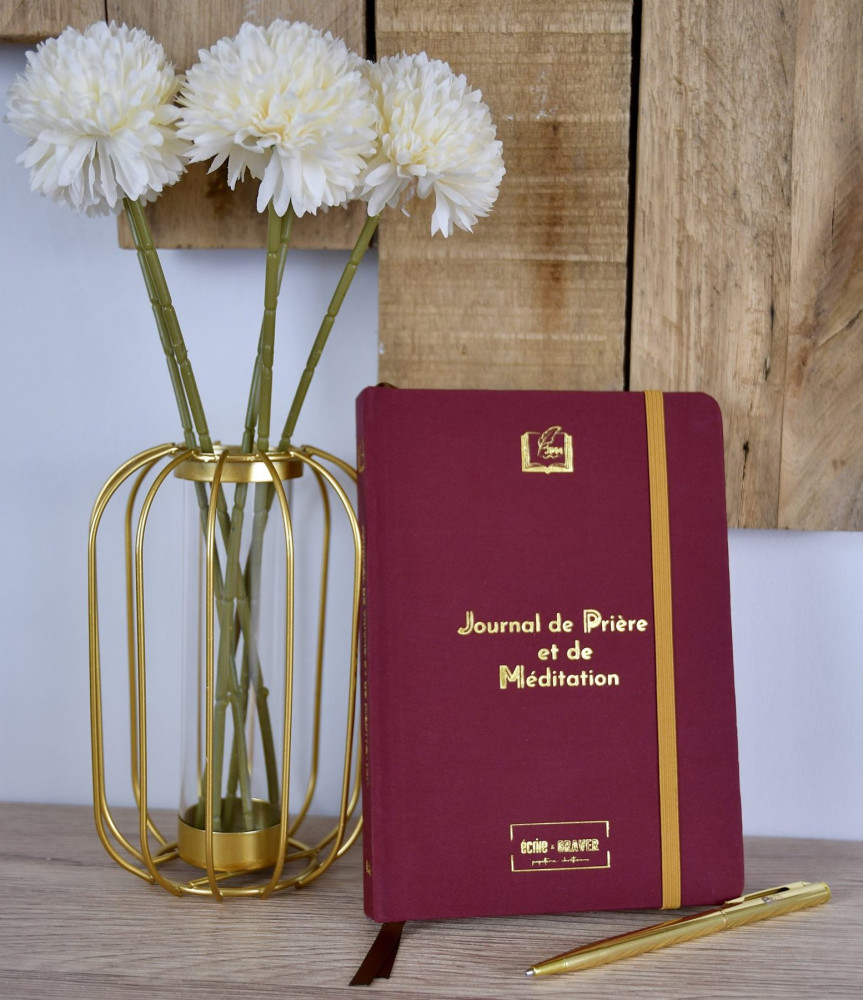 Journal de prière et de méditation, bordeaux avec stylo