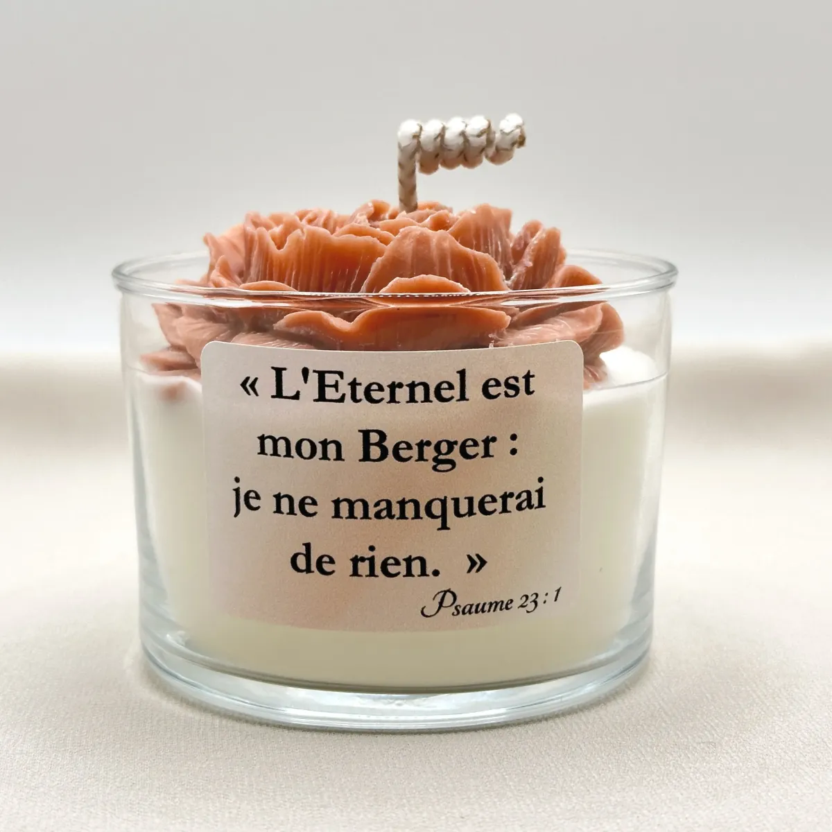 Bougie Pivoine « L'Eternel est mon Berger » Psaume 23.1 - Parfum Fleur de coton