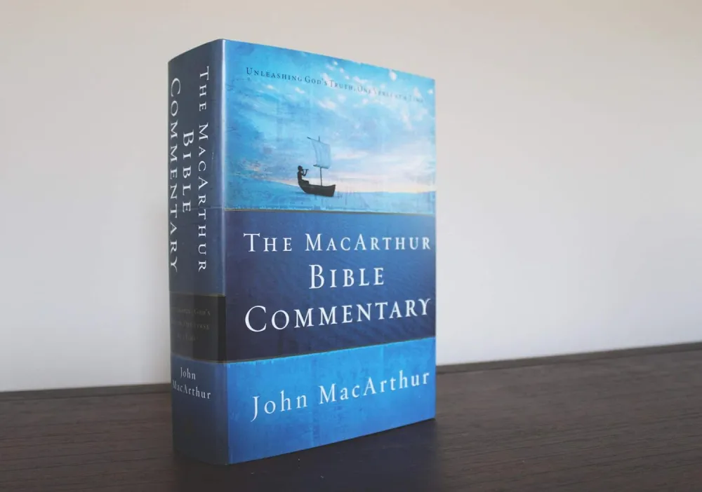 The MacArthur Bible Commentary, relié - [Hardback] Unleashing God's Truth, One Verse At A Time