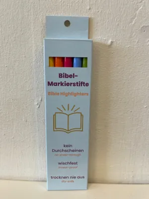 Crayons marqueur pour souligner dans la Bible