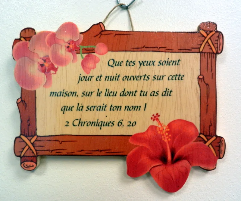 Bois, cadre avec fleurs, 2 Chroniques 6.20