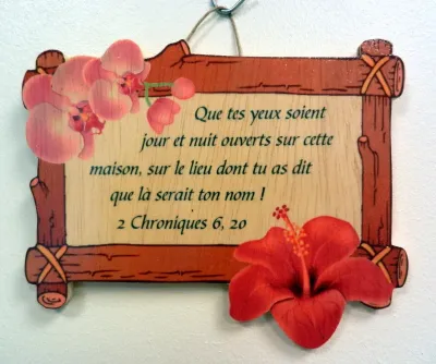 Bois, cadre avec fleurs, 2 Chroniques 6.20