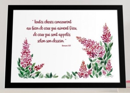 Cadre lilas «Toutes choses concourent […]» - Romains 8.28, cadre noir horizontal