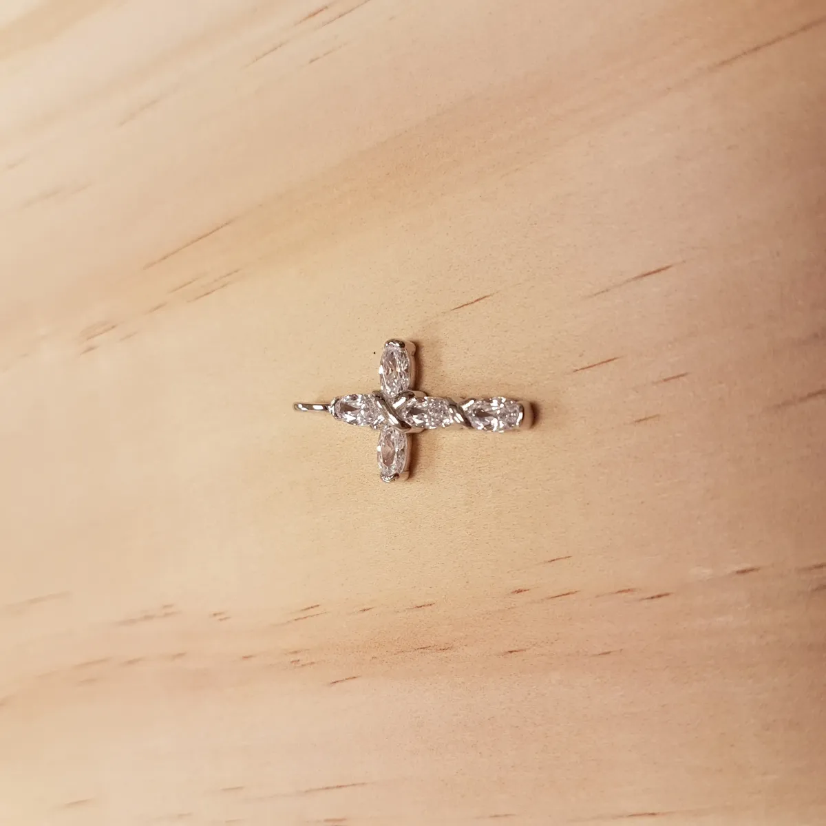Pendentif Croix torsadée avec brillants - Argent 1.1g