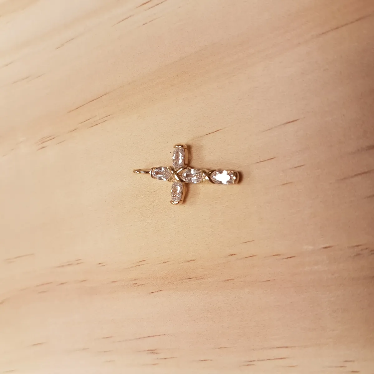 Pendentif Croix torsadée avec brillants - Plaqué Or (3µ)