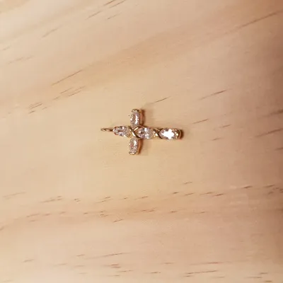 Pendentif Croix torsadée avec brillants - Plaqué Or (3µ)